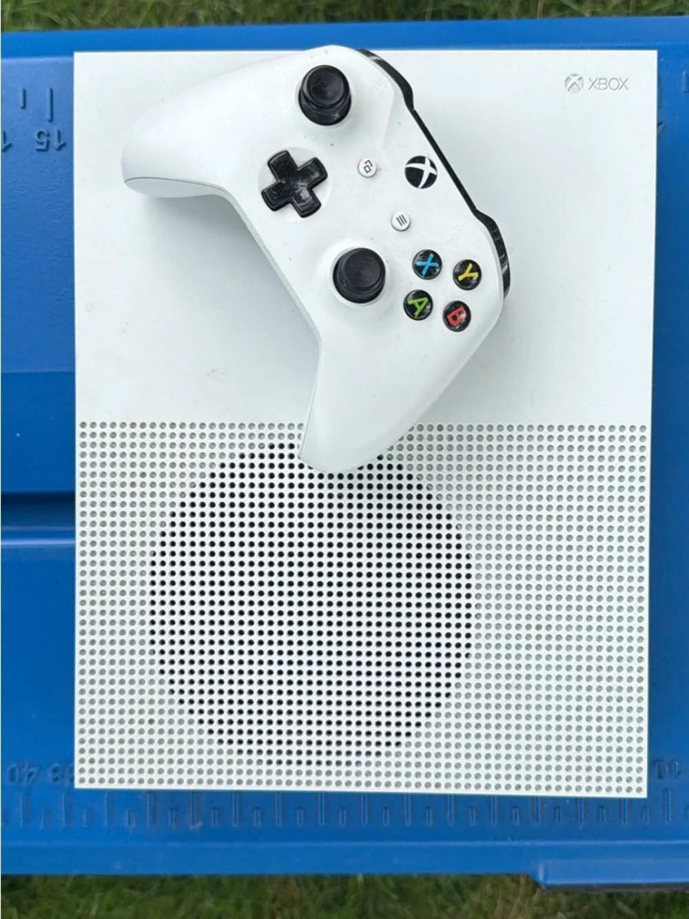 Microsoft White Xbox One S Console with White Wireless Controller